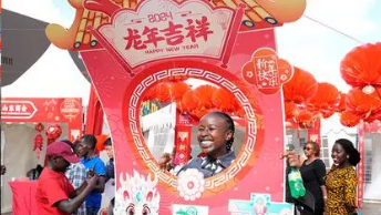 中國傳統文化“走向”海外 歐洲多國舉辦廟會等活動共慶元宵佳節