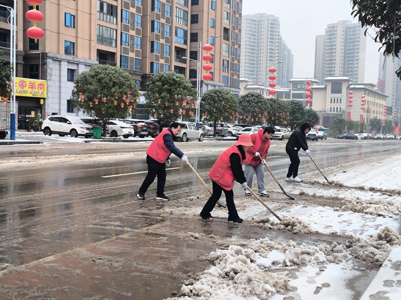 張家界煙草：小城大雪 人間大愛 “三保”發力抗冰雪