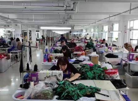 小泳裝“智造”大市場 數字化賦能產業升級助推“精益求精”