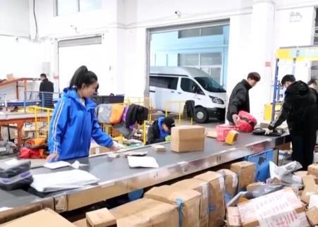 節后派送量持續攀升 快遞物流跑出“智能”加速度