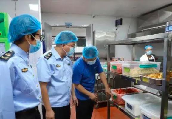 福建各地市市場監管部門嚴格執法護航開學“第一餐”