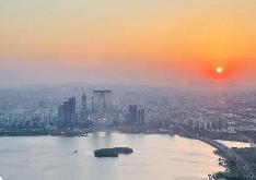 江蘇去年常住人口增加11萬人，連續十年保持增長