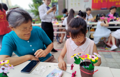 更好守護“一老一小”，這些新舉措來了