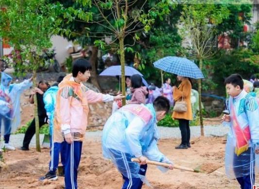 廣東持續開展義務植樹活動 民眾爭做綠美守護者