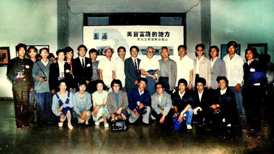 堅持文化自信 漫畫之鄉添彩　黑龍江省《富裕漫畫40年》出版發行