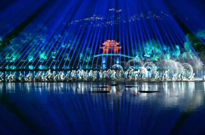 西湖《最憶是杭州》實景演出“回春” 現場可品嘗美食
