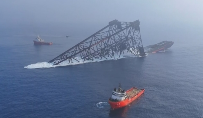 亞洲第一深水導管架“海基二號”成功下水