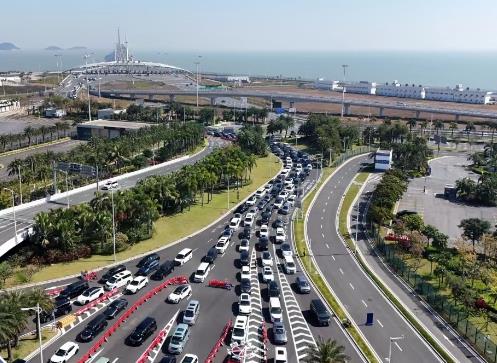 今年第一季度，港珠澳大橋珠海公路口岸客流車流創歷史同期新高