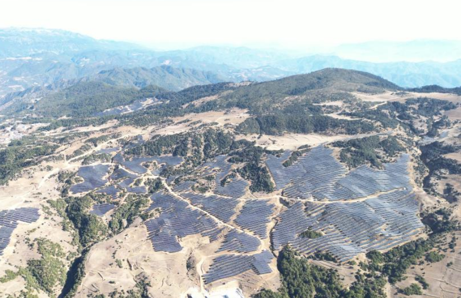 云南兩光伏發電項目全容量并網發電