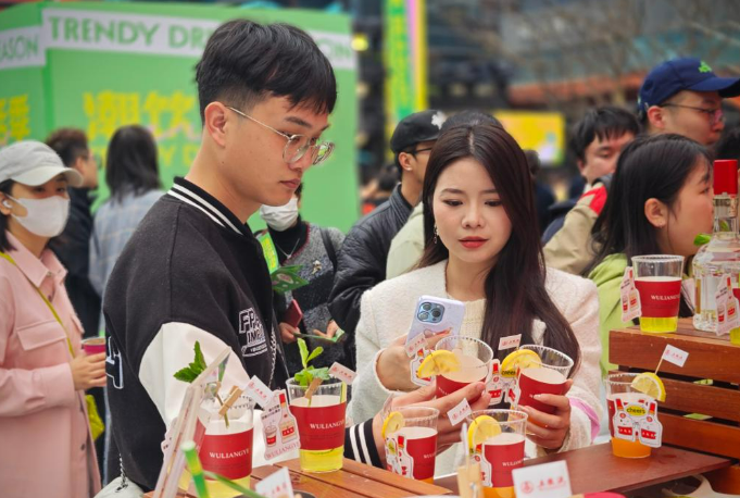 國貨“潮品”持續火熱 推動多行業煥新發展