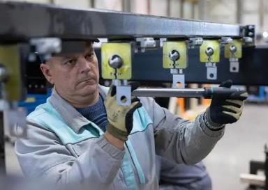 中國新能源汽車產業鏈堅定走全球化之路