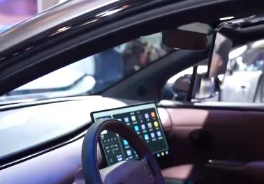 新車型、新技術、多元化，向“新”而行！智能網聯引領汽車產業駛入發展“快車道”