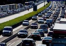 四川高速公路網車流量創“五一”假期新高，定制客運火熱