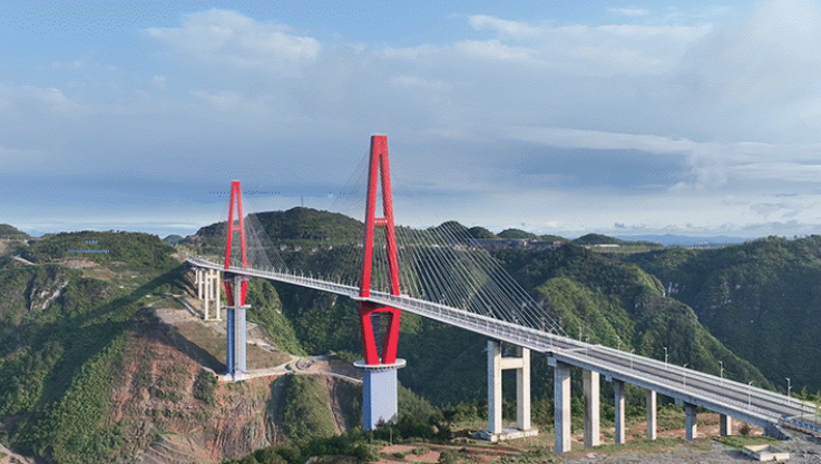 世界跨徑最大高山峽谷景觀斜拉橋！貴州龍里河大橋通車