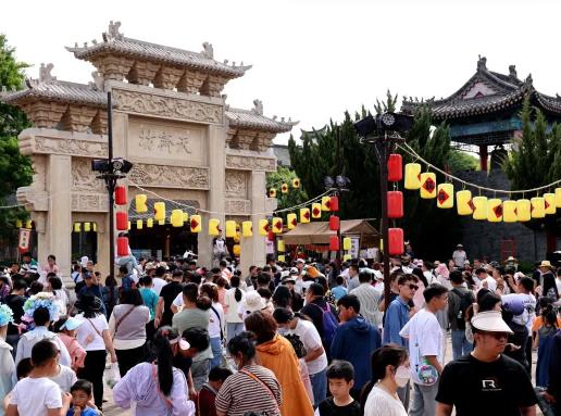 情緒價值不斷放大 旅游市場火熱激發消費潛力