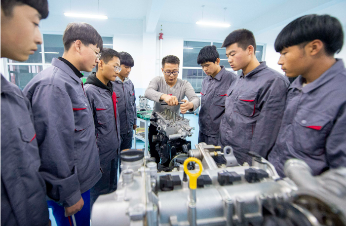 以現代產業學院破解供需“兩張皮”