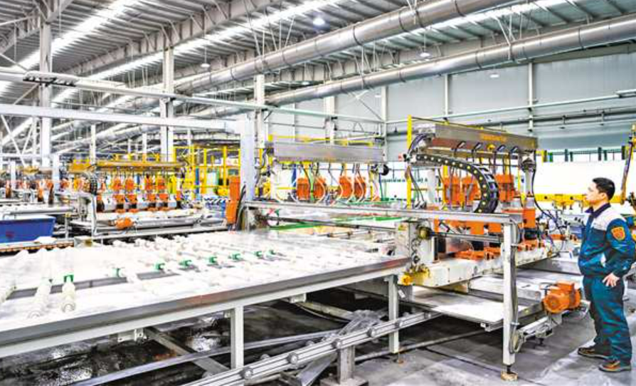 重慶加快構建 “33618”現代制造業集群體系