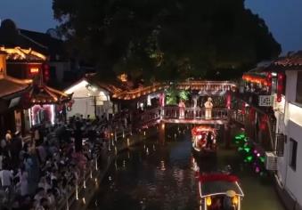 “畫中”泛舟夜游 端午奇妙夜點亮消費新“夜”態