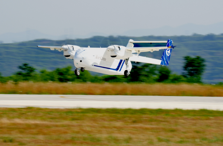 HH-100航空商用無人運輸系統驗證機成功首飛