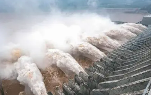 三峽電站發揮“硬核”調峰能力