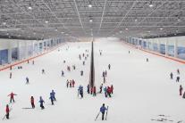 冰雪消費帶動周邊產業 反季節滑雪成長三角旅游新熱點