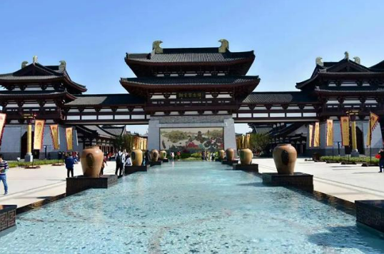 新華聯文旅銅官窯古鎮“十一”黃金周迎客17萬人次