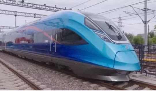 中材蘇州助力我國首列新能源智能城際市域動車組全球發布