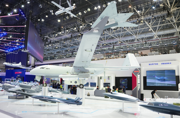 “翼龍”-6等十余型國產軍用無人機真機首次亮相