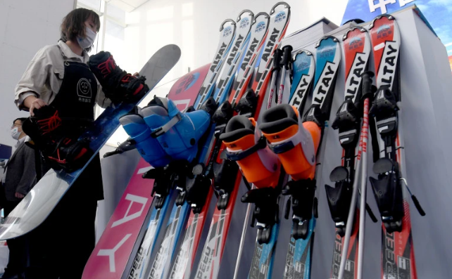 “小雪花”釋放大潛力 冰雪裝備器材產業熱潮涌動