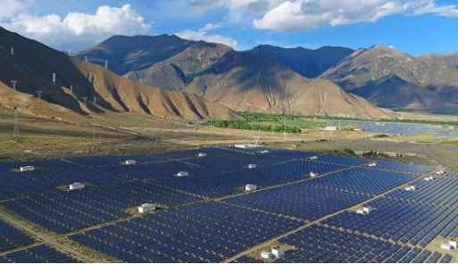 川藏、青藏公路通車70周年 綠色能源點亮高原