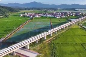 鐵路新增營業里程超3000公里 新線激發新活力