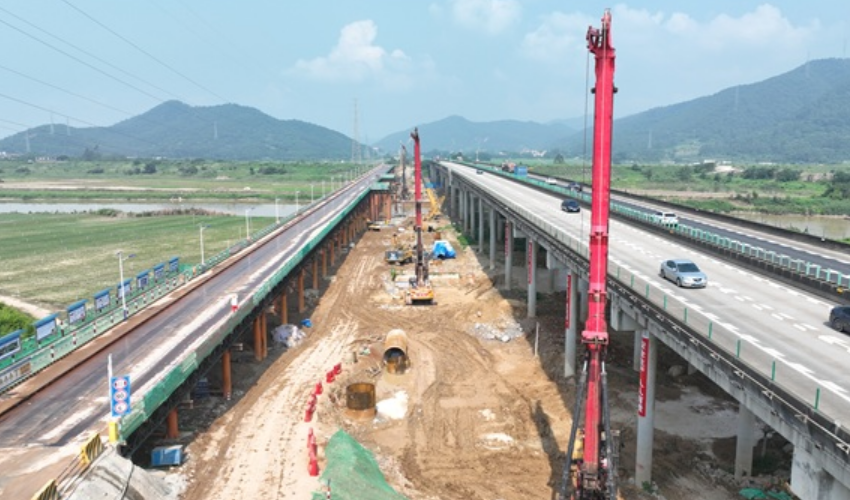 廣肇高速改擴建項目新建新興江特大橋主墩樁基全部完成