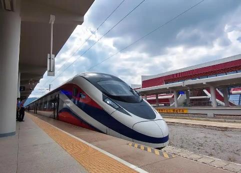 中國持續優化入境政策 激發中老鐵路跨境“旅游熱”