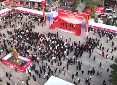 “擼起袖子加油干”！各地開工復產節奏加快 用工市場“熱火朝天”