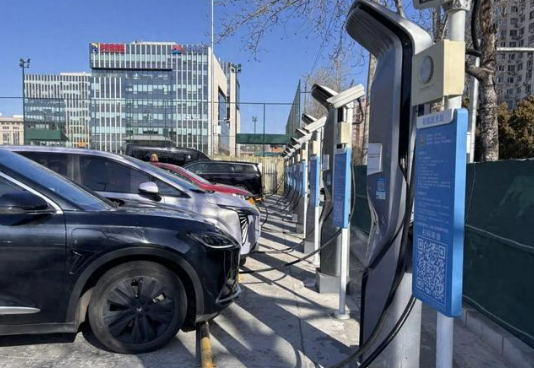 “1秒鐘充電1公里” 北京今年將建成千座超充站