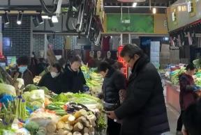 各地新鮮春菜扎堆上市 品種豐富供應充足