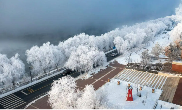 “冰天雪地”里燃起“三堆火”——一窺吉林冰雪經濟發展新趨勢