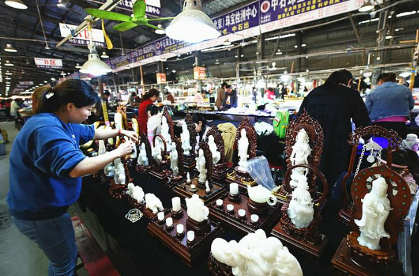 河南鎮平：“玉雕之鄉”雕琢出500億元大產業