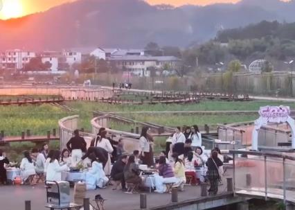 “鮮花+”盤活產業生態 花經濟增“色”添“香”熱文旅