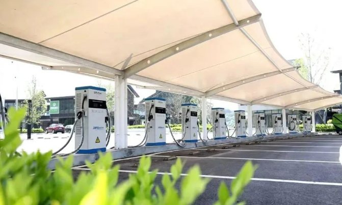 四川高速公路服務區充電樁今年“擴容”