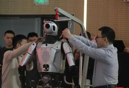 福建省首個具身智能服務機器人創新平臺在泉州啟動建設