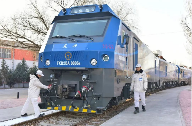 我國新型“復興”型電力機車批量投用