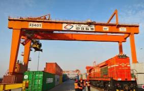 河南打造中部地區“對外開放列車”