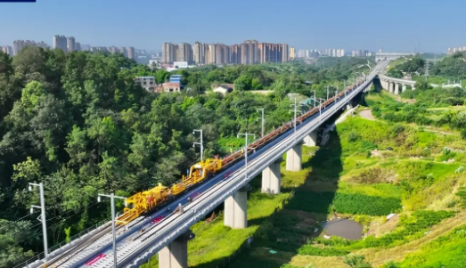 建設沿江鐵路，打造高鐵“走廊”