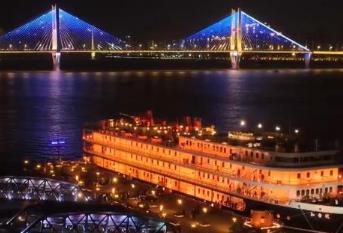 “賞花+夜游”！多元場景煥新 激活春季文旅消費