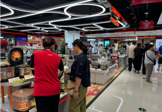 打好優化消費環境政策組合拳