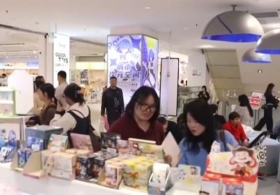 發首展上新 老商場變身“吃谷”地 多樣消費場景引領新風尚