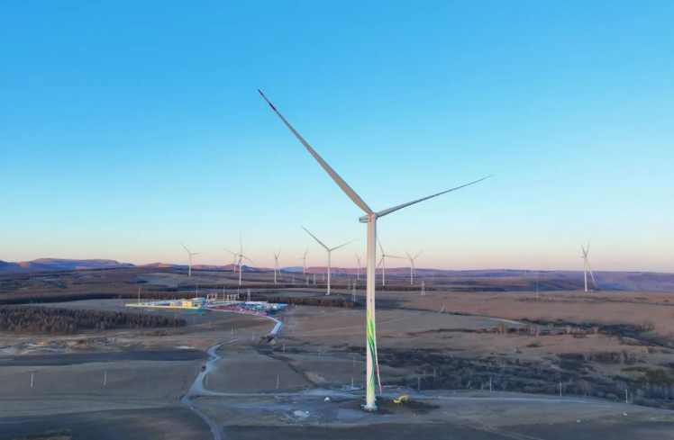 全國最大單機陸上風電機組——赤峰克旗興龍20萬千瓦風電項目全容量并網