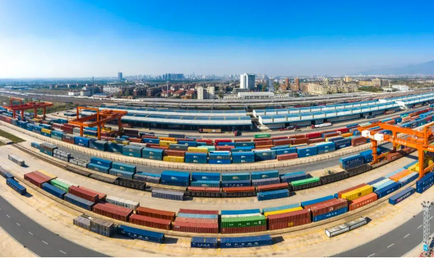 應對外部沖擊 穩外貿擴消費 多措并舉推進內外貿一體化