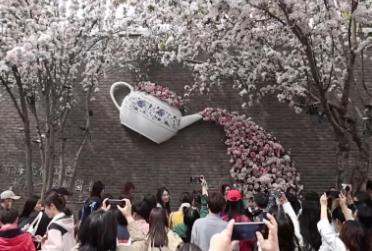 供需兩側精準發力 消費市場亮點頻現